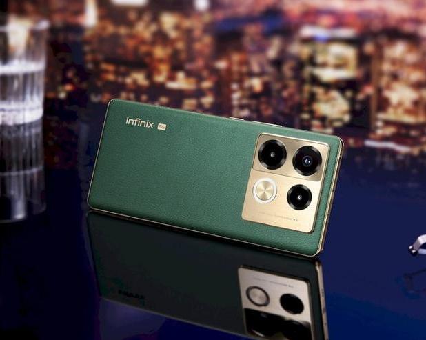 Разбираем новую линейку Infinix Note 40 с магнитной зарядкой.</p>
<p>Чем смартфоны отличаются друг от друга