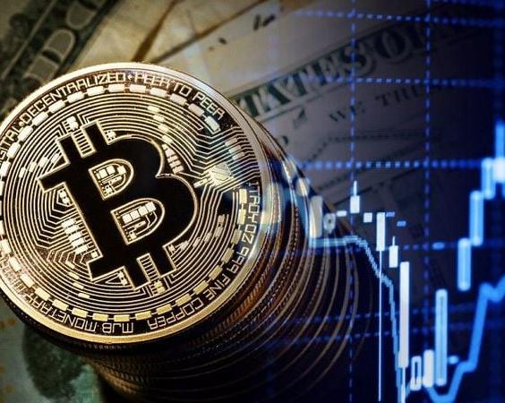 Биткоин бьет рекорды в преддверии халвинга, но риски перегрева растут
