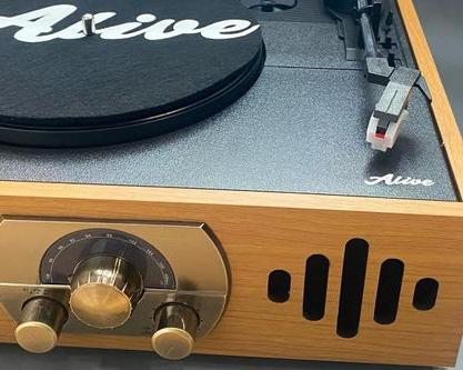 Обзор Винилового проигрывателя Alive Audio QUATTRO: Проигрывание винила и не только